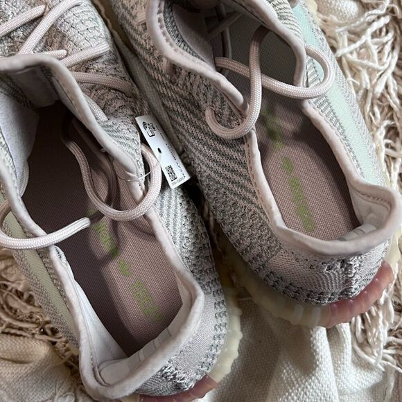 adidas Yeezy Boost 350 V2 Citrin (Non-Reflective) US 13 - Picture 6 of 7